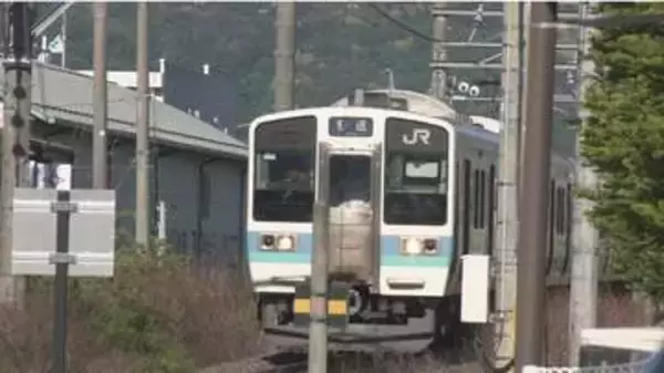 JR中央東線が上諏訪・岡谷間で約2時間運転見合わせ　列車30本に運休や遅れ　約5000人に影響　踏切で女性が列車にはねられ死亡　長野