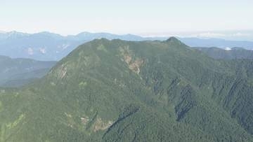 死亡したのは石川県の24歳大学生　6月6日に登山届「日帰りの予定で1人で雨飾山に登る」　6月11日「登山口に長期間、駐車」と通報　長野県警ヘリが登山道から外れた斜面で倒れている男性を発見　長野・小谷村