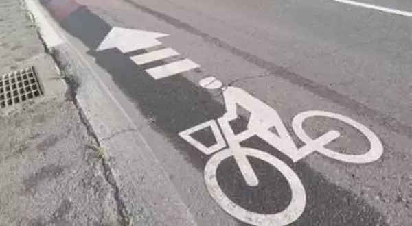 自転車の男子中学生が重傷　後ろから来た車にはねられ転倒　車は走り去り、目撃者が通報　ひき逃げ事件として捜査　車の行方を追う　長野・松本市