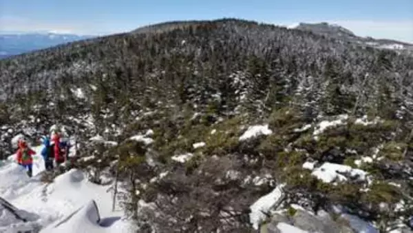 八ヶ岳連峰の縞枯山付近で行動中に体調不良で動けなく　福井県の57歳男性が死亡