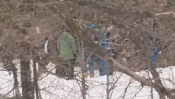 スノーモービルが横転　女の子が死亡　10歳未満でオーストラリア国籍とみられる　川沿いを走行中に斜面に乗り上げたか　長野・白馬村