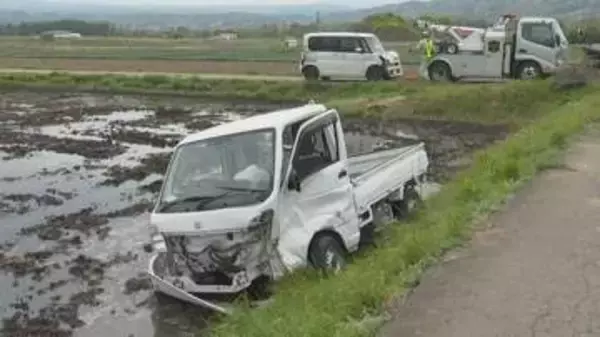 車同士が出合い頭に衝突　78歳男性が意識不明の重体　67歳女性が重傷　現場は信号機のない十字路交差点　長野・小諸市