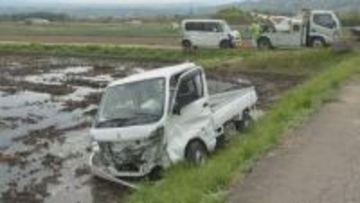 車同士が出合い頭に衝突　78歳男性が意識不明の重体　67歳女性が重傷　現場は信号機のない十字路交差点　長野・小諸市