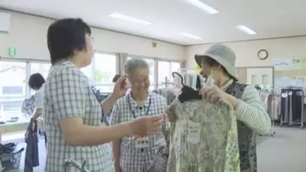 「押し売りはしない」86歳ベテラン店員も接客　創業72年の衣料品店がシニアに人気　「選ぶのが楽しい」ブラウス、Tシャツ、帽子など約3000点を“出張販売”「他の店にできない隙間を縫うようなサービスを」