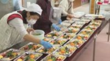 伊達巻、栗きんとん、数の子も　「おせち料理」の宅配　一人暮らしの高齢者など希望者に　「作ってくれた人の気持ちが伝わる」　ボランティア団体が75食を用意