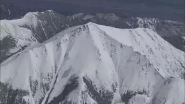 北アルプス常念岳で遭難　倒れている人を登山者が発見し警察に届け出　朝からヘリで救助へ