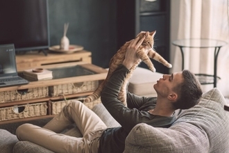 猫と『キス』すると感染するかもしれない病気4選　甘くみてはいけない理由や対策方法まで