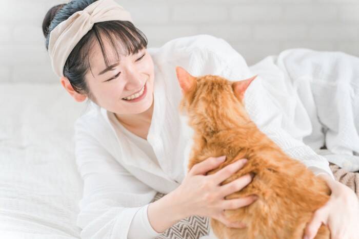 猫に『話しかける』と起こるメリット3つ　愛猫が心地よく感じる話し方のポイントまで