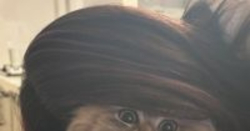 ママに『吸われる猫』→表情を見たら……笑わずにはいられない瞬間に９万いいね「この世の終わりのようなｗ」「本当にすごい表情ｗ」