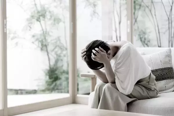 猫を亡くし『悲しんでいる人』へのNGワード5つ　避けるべき理由や適切な寄り添い方まで
