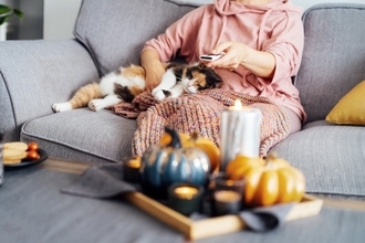 猫が『離れたくない』と思う人に共通する特徴5選　どんな人が選ばれるの？接し方のコツまで