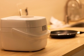 猫が『炊飯器』に乗りたがる理由2つ　トラブルの危険性からやめてもらうコツまで