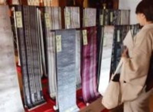 福岡市の承天寺で博多織求評会公開　11月16日まで