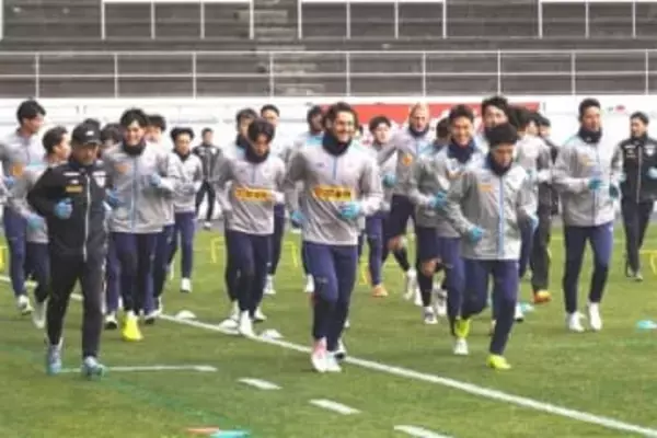 J2サガン鳥栖が始動　就任2年目の小菊監督「勝敗にこだわる」