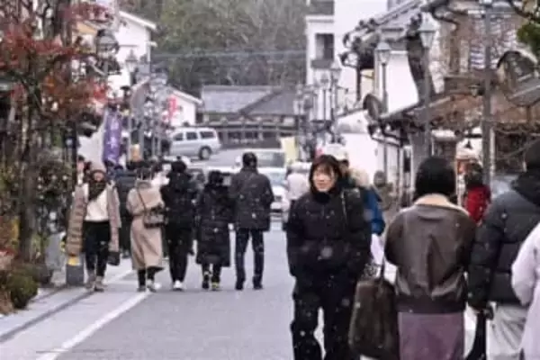 ［大分県］日田の観光地　雪彩る　九重町　タデ原湿原は銀世界に