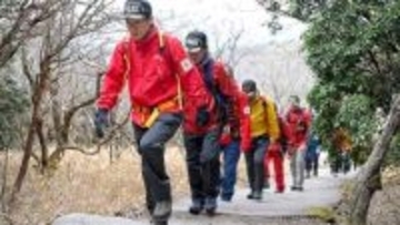 大分・九重町で「山の警察隊」発隊式　2025年、くじゅう山系で遭難24件