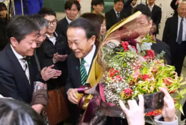 福岡8区・麻生氏が16選「輝かしく力強い日本に」