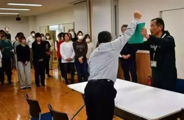 面会者の暴力どう防ぐ　佐賀市乳児院刺殺受け隣接施設で研修　身の回りのもの有効活用