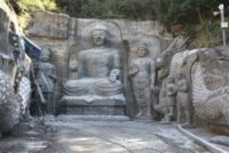 ［熊本県］上天草　やすらぎの磨崖仏　90歳の大島さん　「趣味」で制作、半世紀　4月23～26日初公開