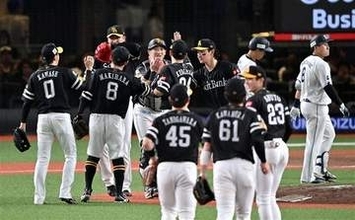ソフトバンクホークス、天敵退治し前半締め　高橋光から五回に一挙3点　2位西武と5.5ゲーム差で首位独走