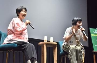 北九州市・小倉昭和館で小林聡美さん＆片桐はいりさん軽妙トーク炸裂　映画祭に登場、会場笑いに包まれ　「もぎり」にファン感激
