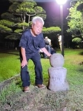 ［熊本県］水俣病慰霊の「魂石」安置　本願の会　新たに手彫り5体