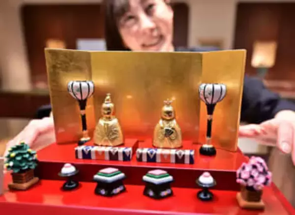 福岡市の貴金属店に純金製ひな人形　安全資産「お孫さんの贈り物に」