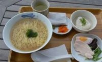 ［長崎県］「あごだし極金ラーメン」登場　平戸の直売所「瀬戸市場」レストラン　市と一風堂などが共同開発