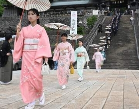 ［長崎県］長崎くんち　「小屋入り」で成功祈願