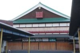 福岡・飯塚市の嘉穂劇場が10月再開館　訪日客に期待、撮影会など「貸し館」も