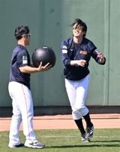 【WBC日本代表】1番・近藤、2番・周東、6番・牧原大スタメン出場へ　侍ジャパンが22日にソフトバンクホークスと壮行試合