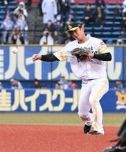 ソフトバンクホークス今宮がプロ17年目で初の「二塁スタメン」
