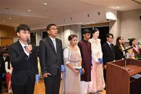 8ヵ国から留学決意新たに　佐賀・鳥栖の日本語学校が入学式