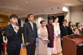 ［佐賀県］8ヵ国から留学決意新たに　鳥栖の日本語学校が入学式