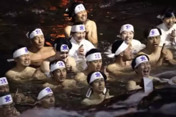 ［長崎県］大寒のみそぎ今年も元気に　雲仙・橘神社