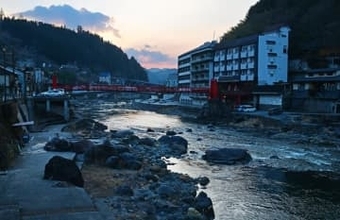 川と生きる天ケ瀬温泉　春の日田特集㊥　喧噪離れほっと一息　苦境乗り越え未来へ