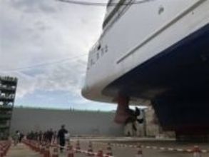 ［長崎県］創設80周年　市民ら4000人　船舶修繕、プレス加工に見入る　SSKが工場見学会