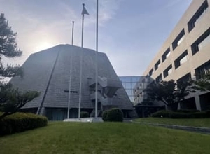 【独自】福岡県議会が海外視察に公費1億4400万円　航空機ビジネスクラス、高級ホテル利用〈一覧表〉