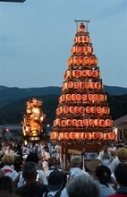 ［佐賀県］多久山笠、威勢良く　16日まで