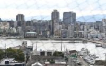 福岡都市高速から見える巨大壁画の正体　作者は大谷翔平選手も描いたアーティスト