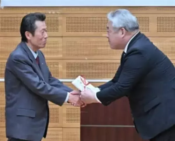 大分・九重と玖珠の両町に100万円　新成建設が寄付