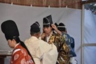 福岡市西区の飯盛神社で加冠の儀　2日間で計45人、烏帽子かぶり大人の誓い