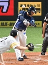 仲三がプロ1号　西武が今季最多8得点