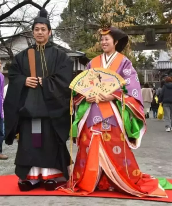 福岡・八女市で「ぼんぼりまつり」　白壁の町並みでひな飾り巡り　3月15日まで