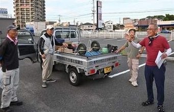 熊本地震被災地の八代市へ日帰り支援　福岡市東区の住民ががれきや家具搬出