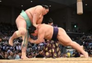 義ノ富士の〝快進撃〟止まる「思い切って攻めたが悔しい」　琴桜に敗れる　大相撲九州場所