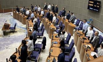 久留米市議会が決議　福岡県政の正常化求める