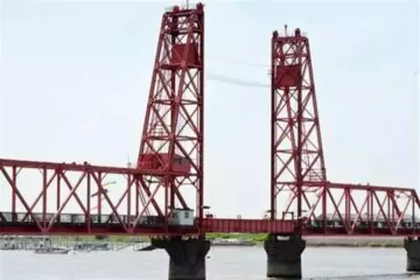 筑後川昇開橋、仮復旧し通行可能に　福岡・大川市ー佐賀市、3月に故障
