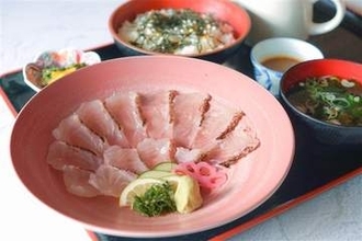 福岡・宗像で水揚げ、旬のタイを茶漬けで　16店舗参加　5月15日まで
