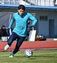 アビスパ福岡新戦力の両DF、飛躍期す　山脇「走りで貢献」辻岡「攻撃の起点」　J1百年構想リーグ8日初戦